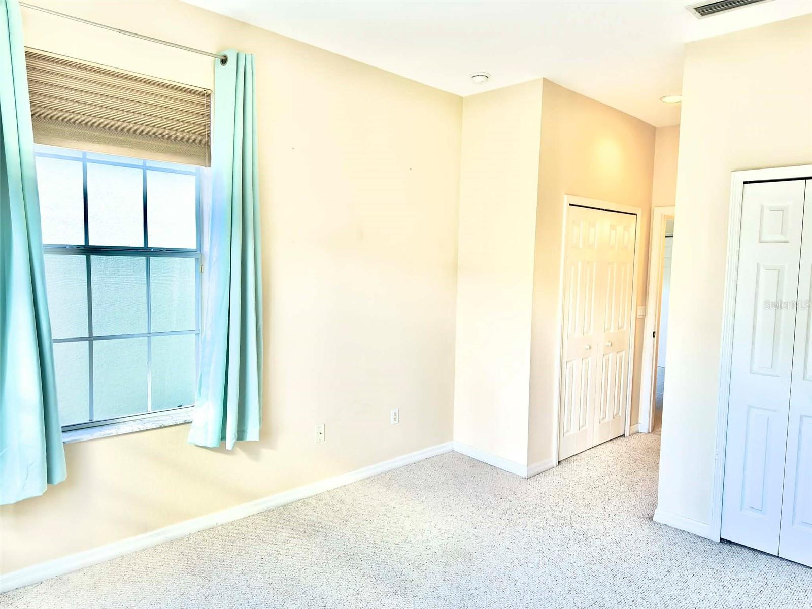 Image 20 of 34 For 2122 Park Crescent Drive