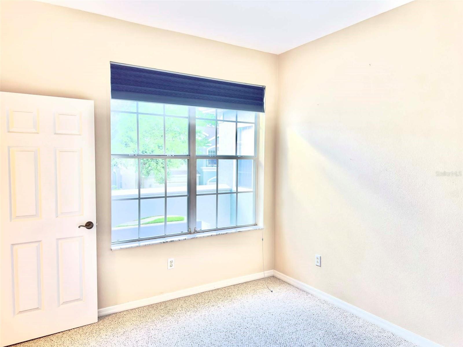 Image 22 of 34 For 2122 Park Crescent Drive