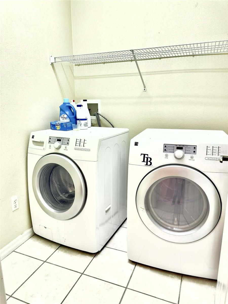 Image 27 of 34 For 2122 Park Crescent Drive