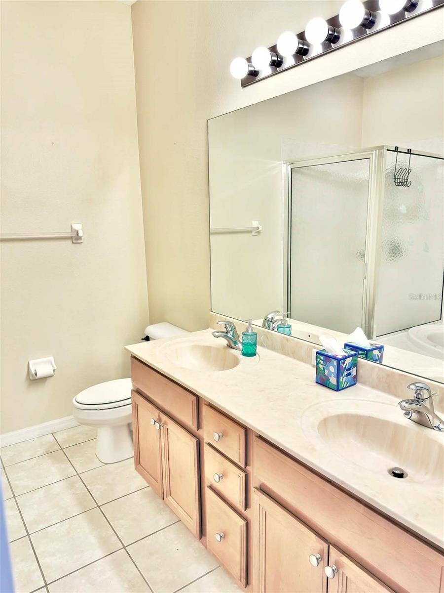 Image 28 of 34 For 2122 Park Crescent Drive