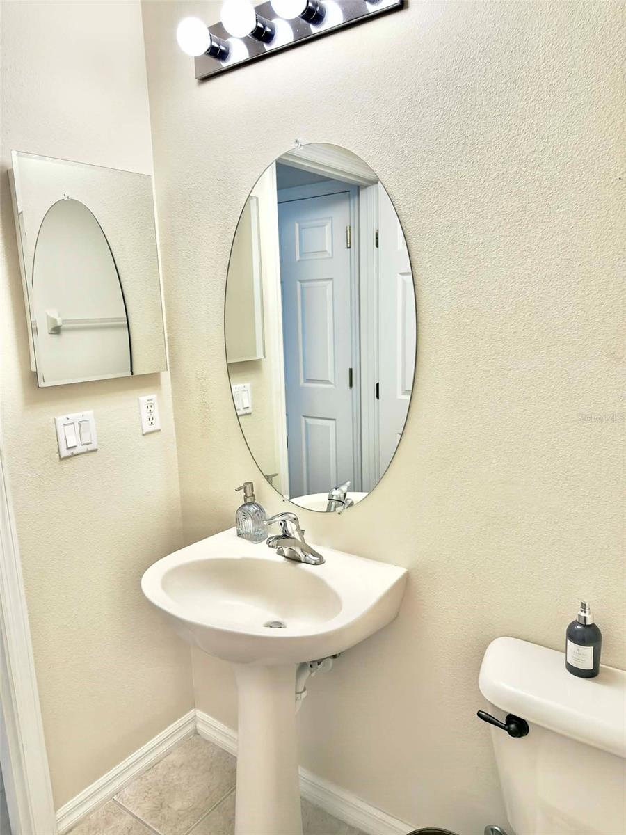 Image 33 of 34 For 2122 Park Crescent Drive