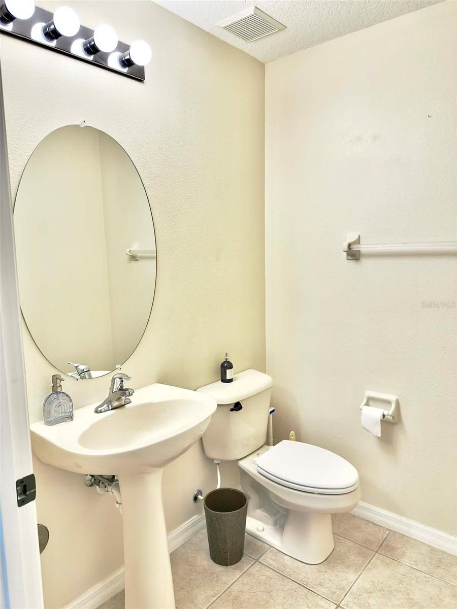 Image 34 of 34 For 2122 Park Crescent Drive