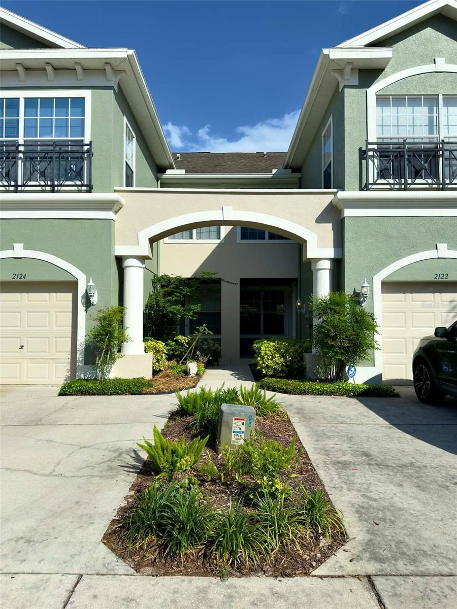 Image 4 of 34 For 2122 Park Crescent Drive