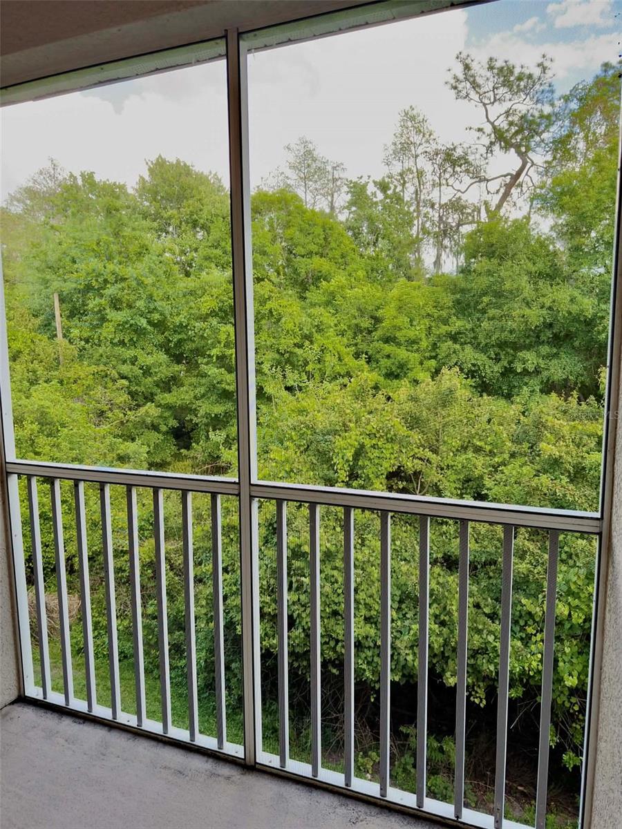 Image 6 of 34 For 2122 Park Crescent Drive