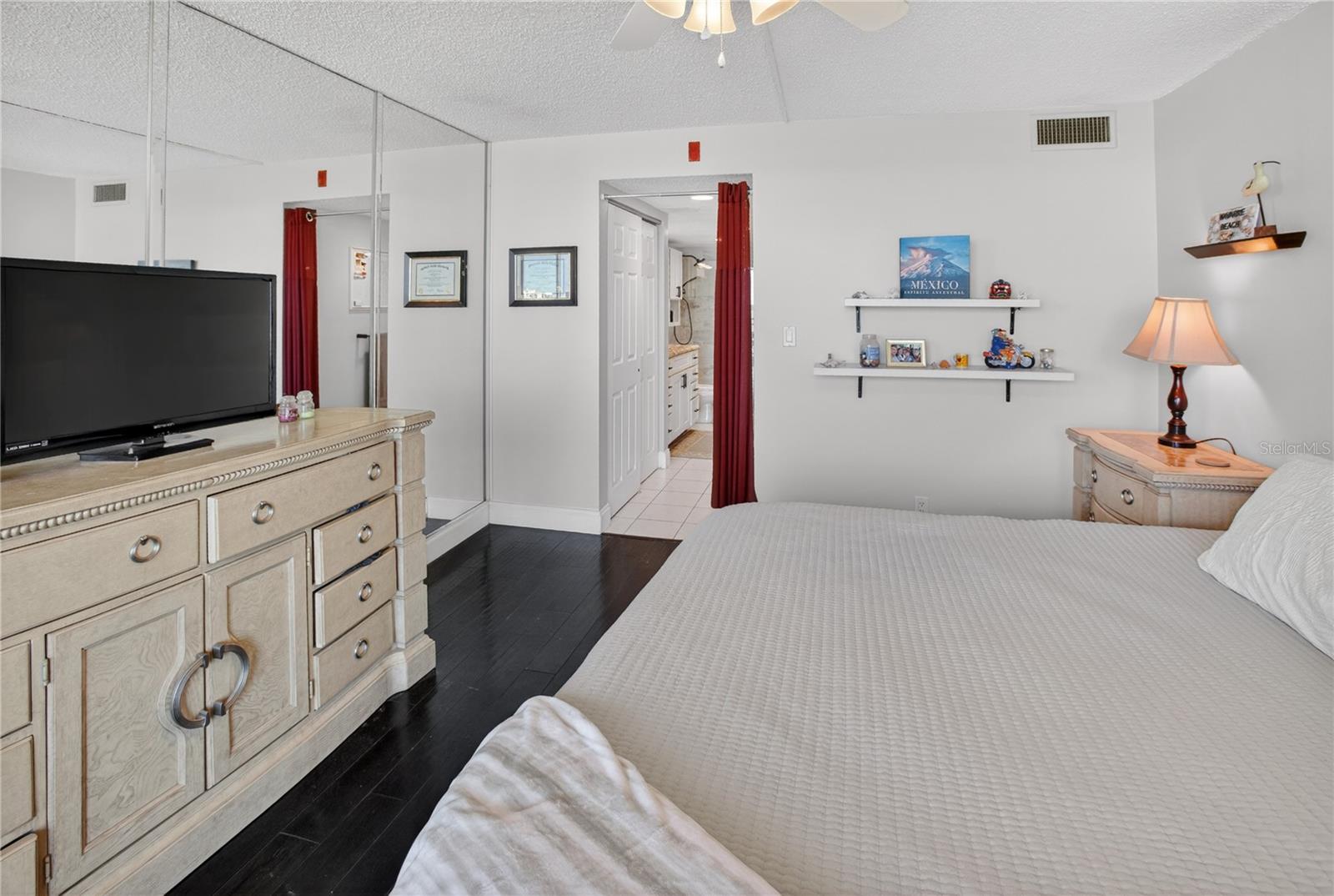 Image 12 of 22 For 1 Key Capri  103e