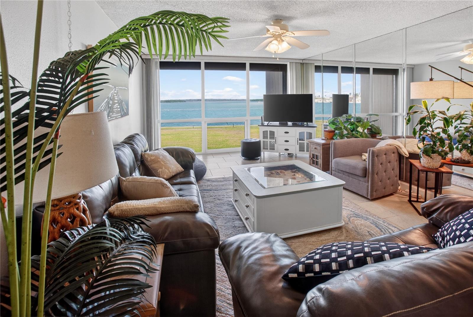 Image 3 of 22 For 1 Key Capri  103e