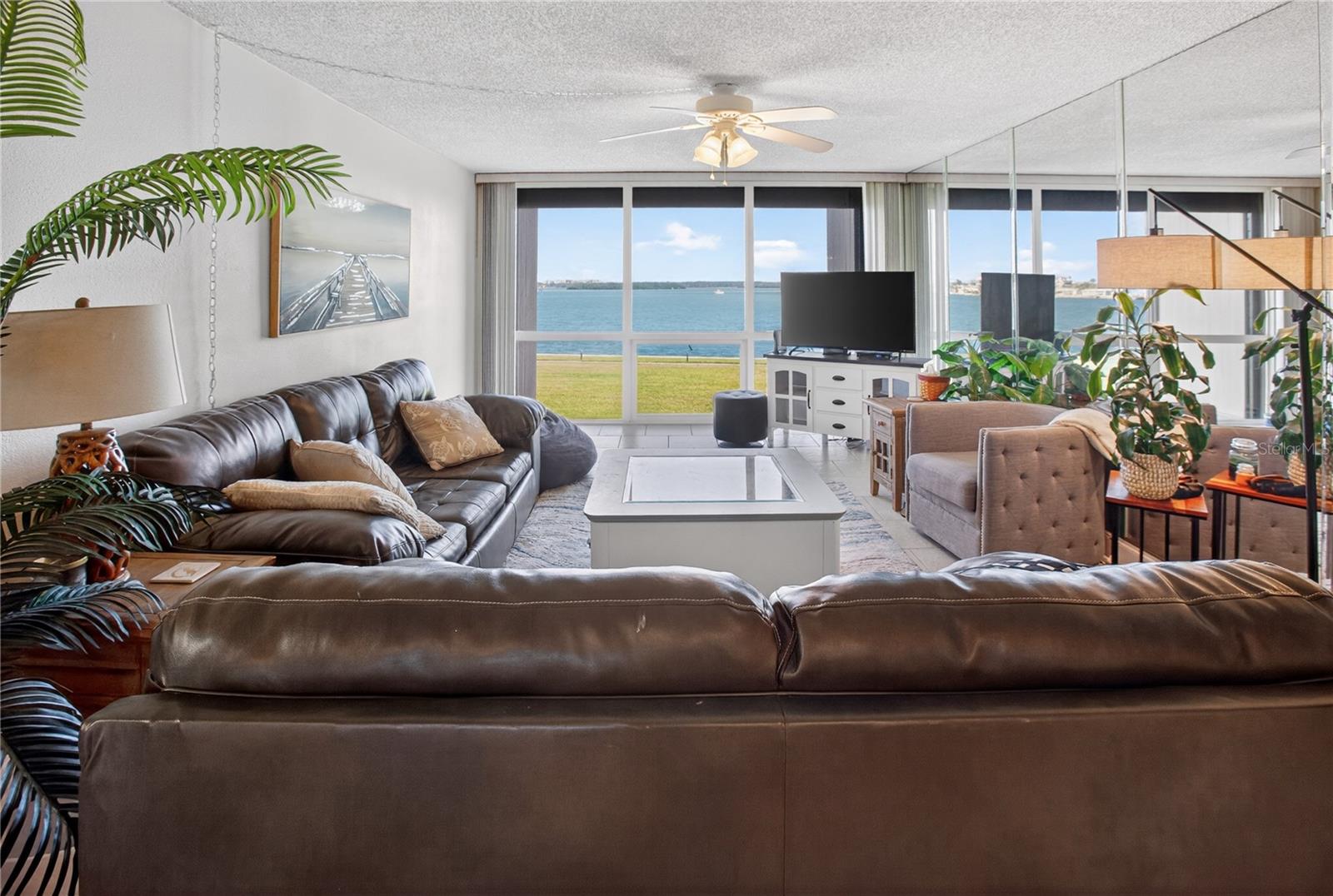 Image 5 of 22 For 1 Key Capri  103e