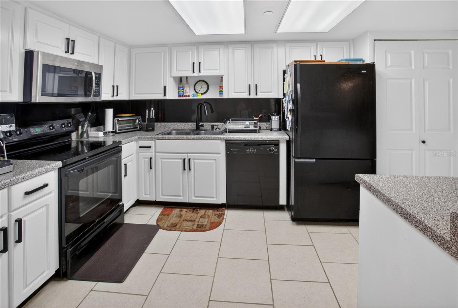 Image 8 of 22 For 1 Key Capri  103e