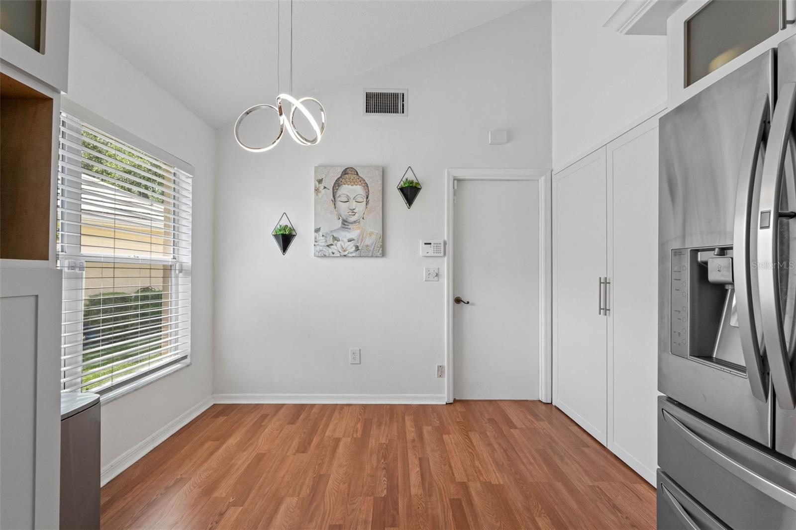 Listing photo id 16 for 17648 Nathans Drive