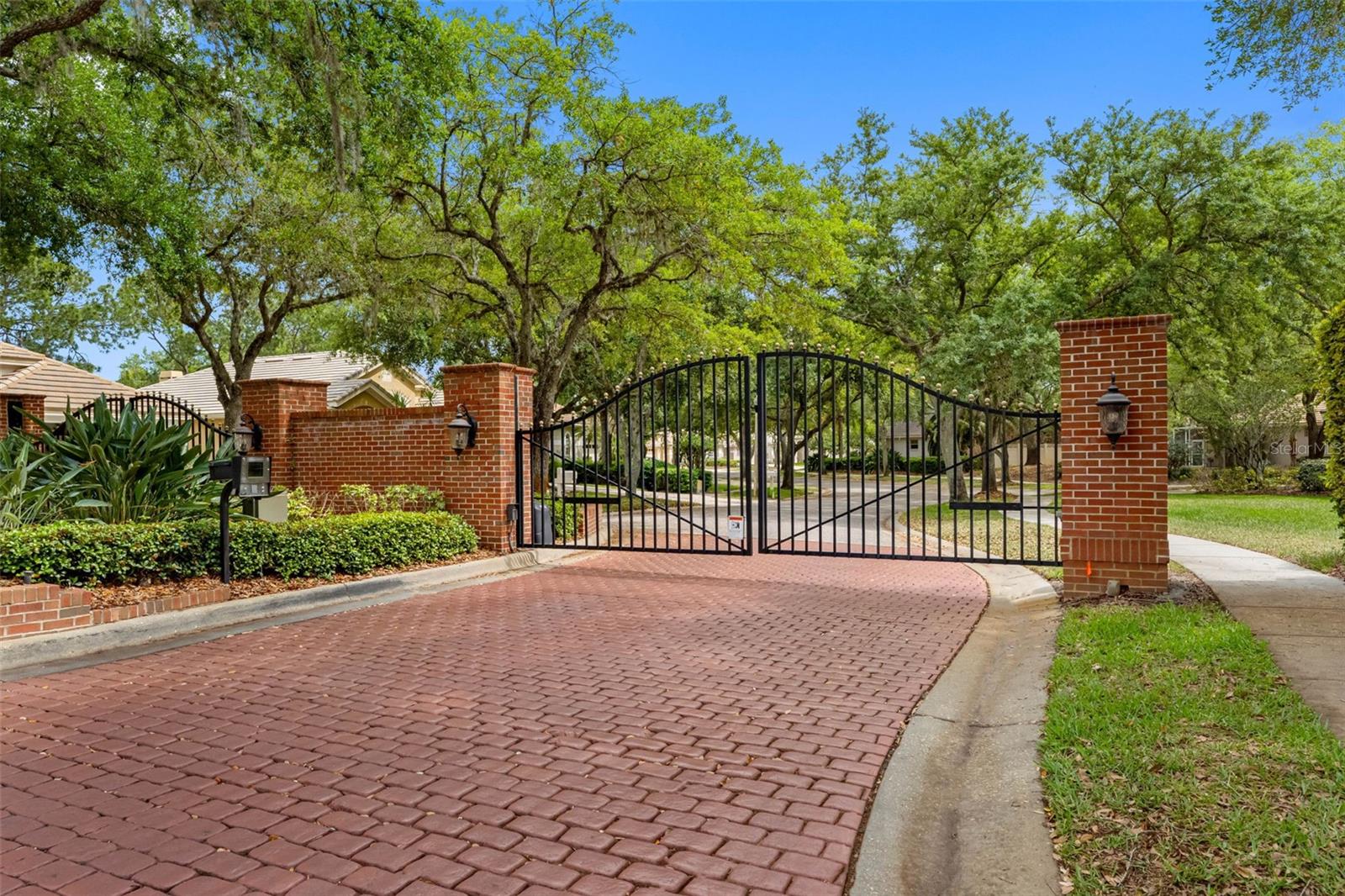 Listing photo id 0 for 17648 Nathans Drive