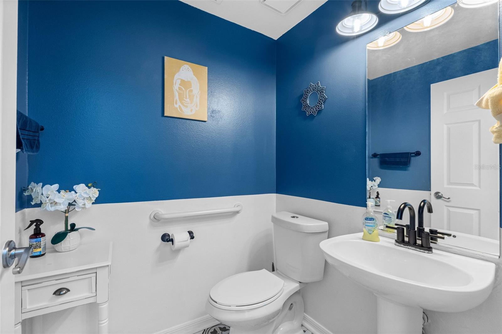 Listing photo id 18 for 17648 Nathans Drive