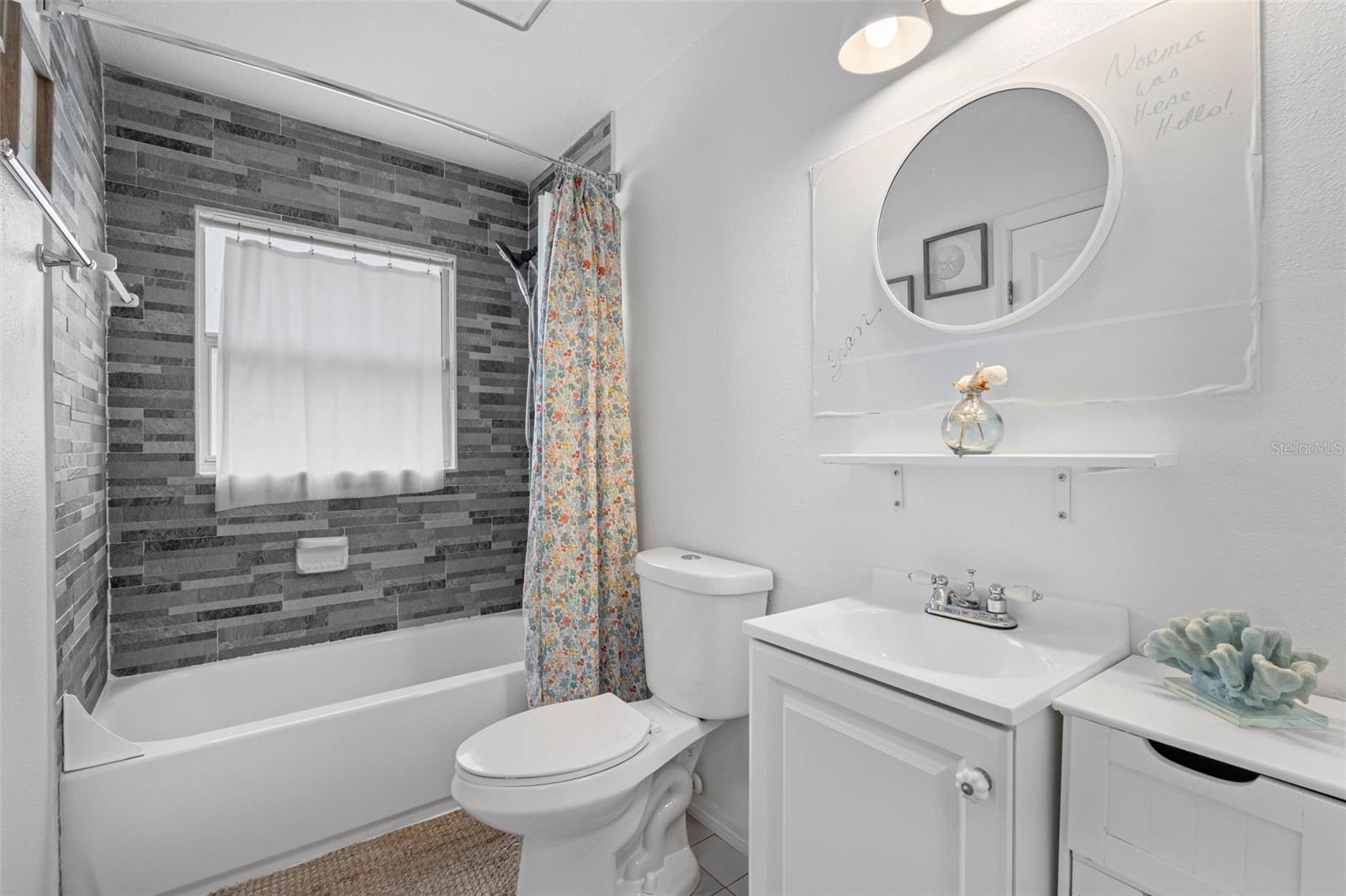 Listing photo id 27 for 17648 Nathans Drive