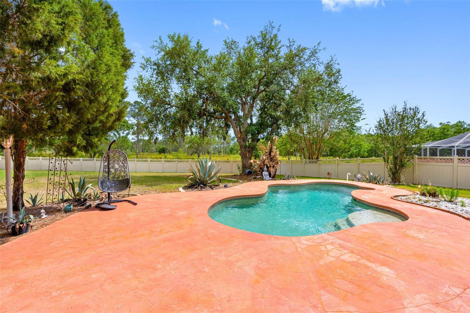 Listing photo id 38 for 17648 Nathans Drive