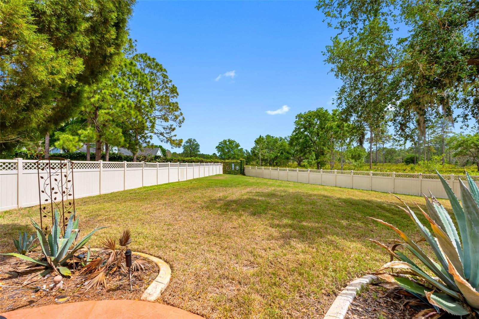 Listing photo id 45 for 17648 Nathans Drive