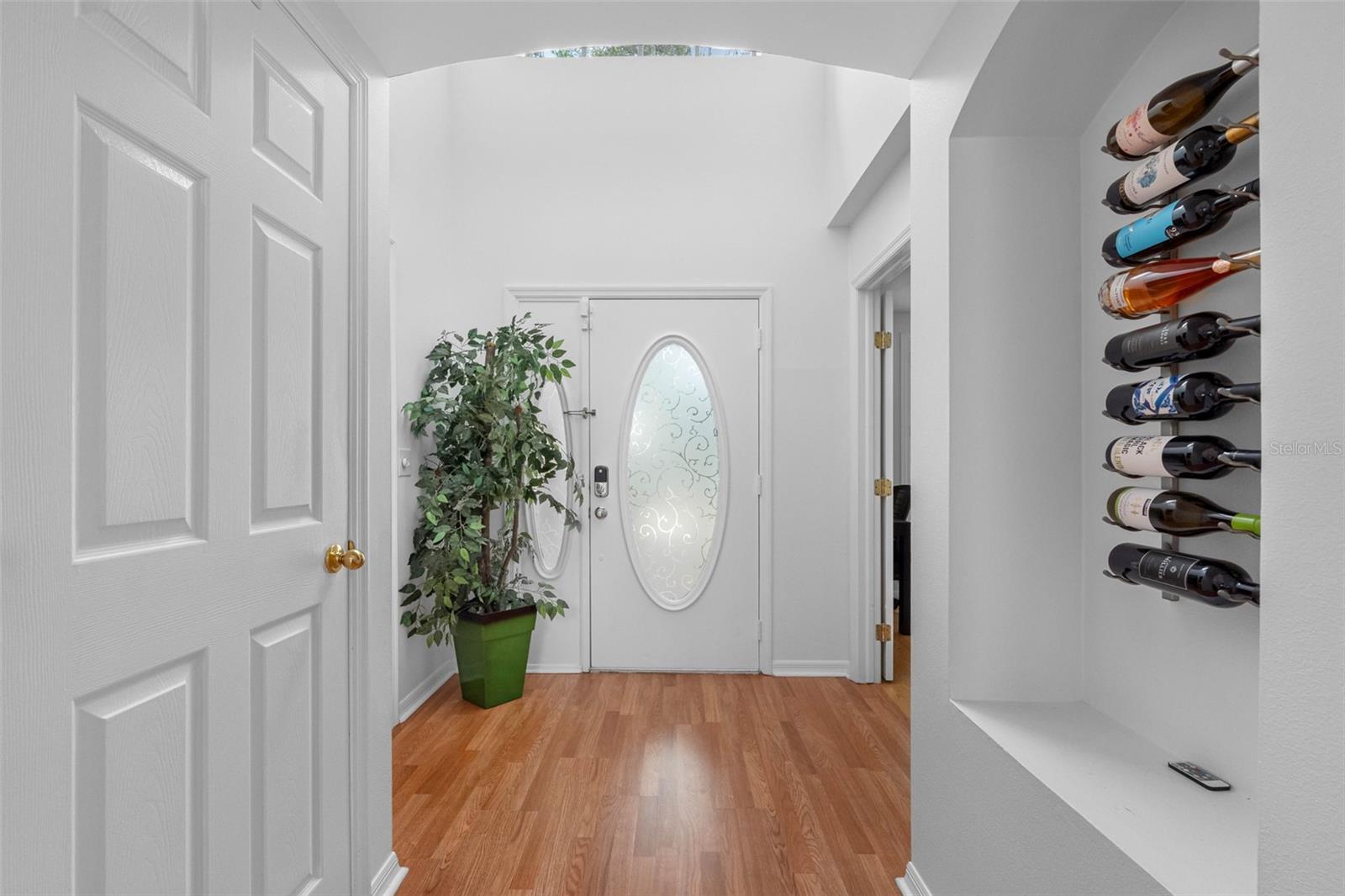 Listing photo id 3 for 17648 Nathans Drive