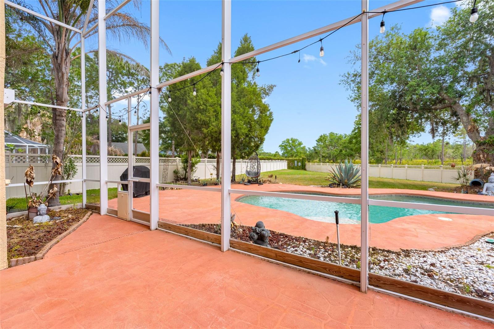 Listing photo id 48 for 17648 Nathans Drive