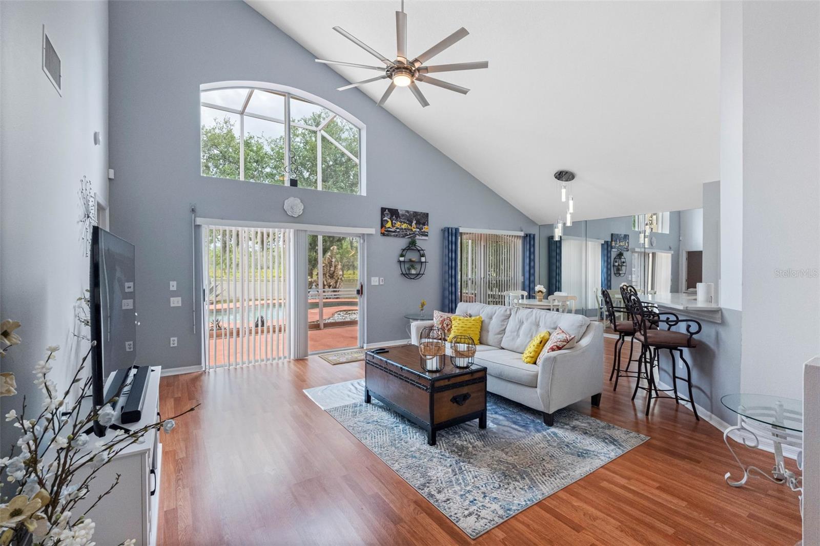 Listing photo id 7 for 17648 Nathans Drive