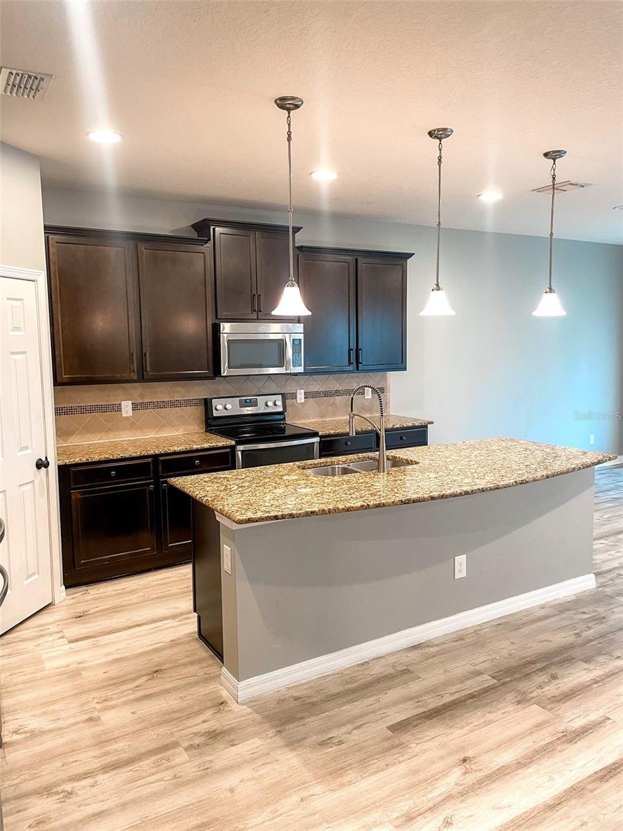 Image 5 of 25 For 11019 55th Court E