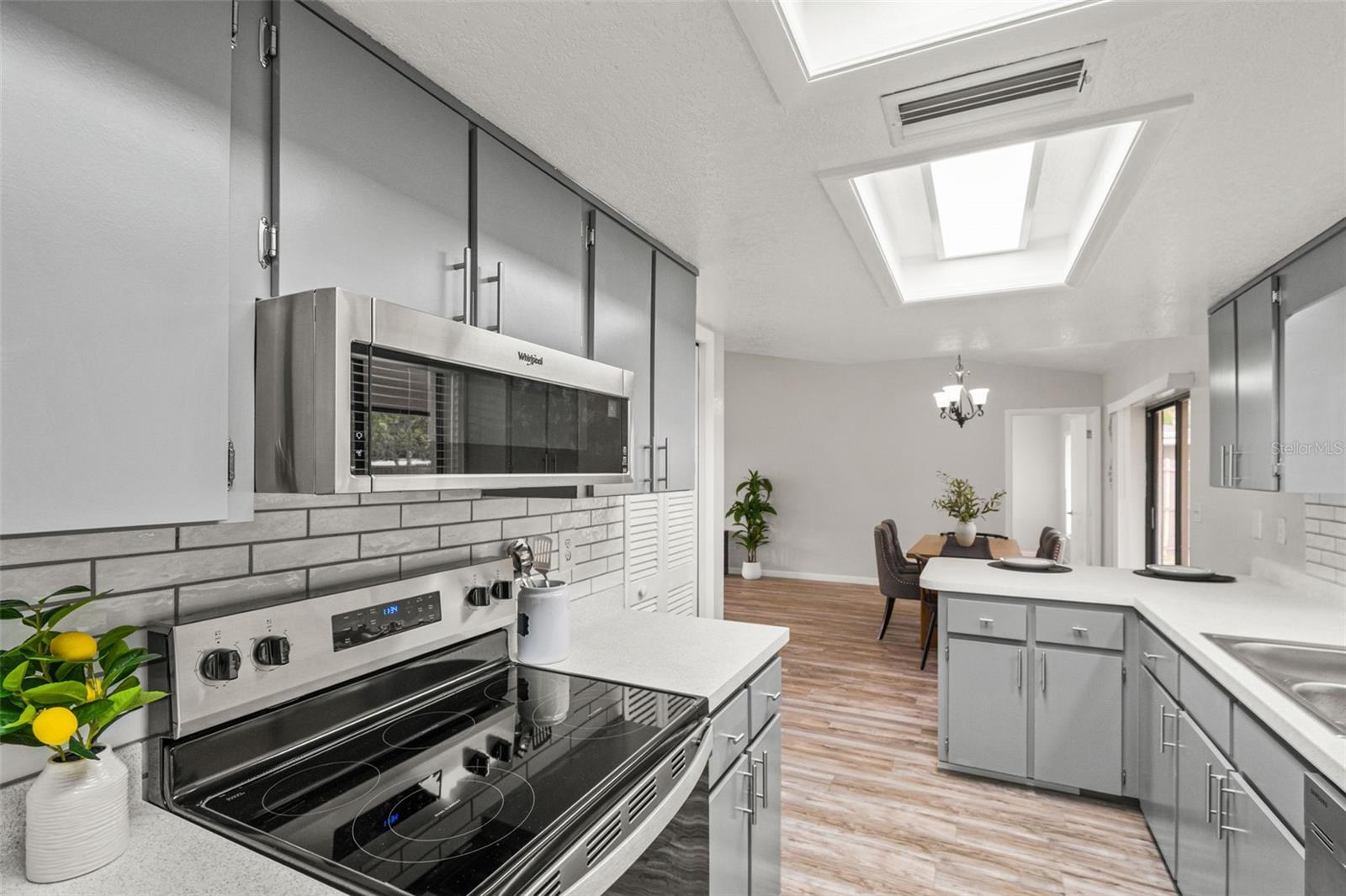 Image 12 of 34 For 10444 Keystone Street