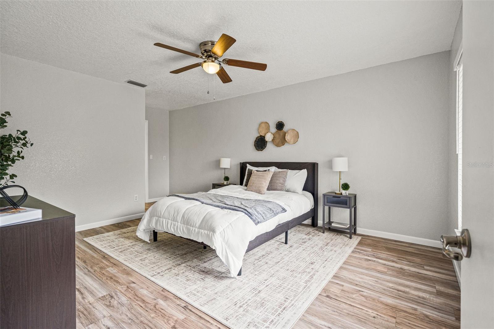 Image 13 of 34 For 10444 Keystone Street