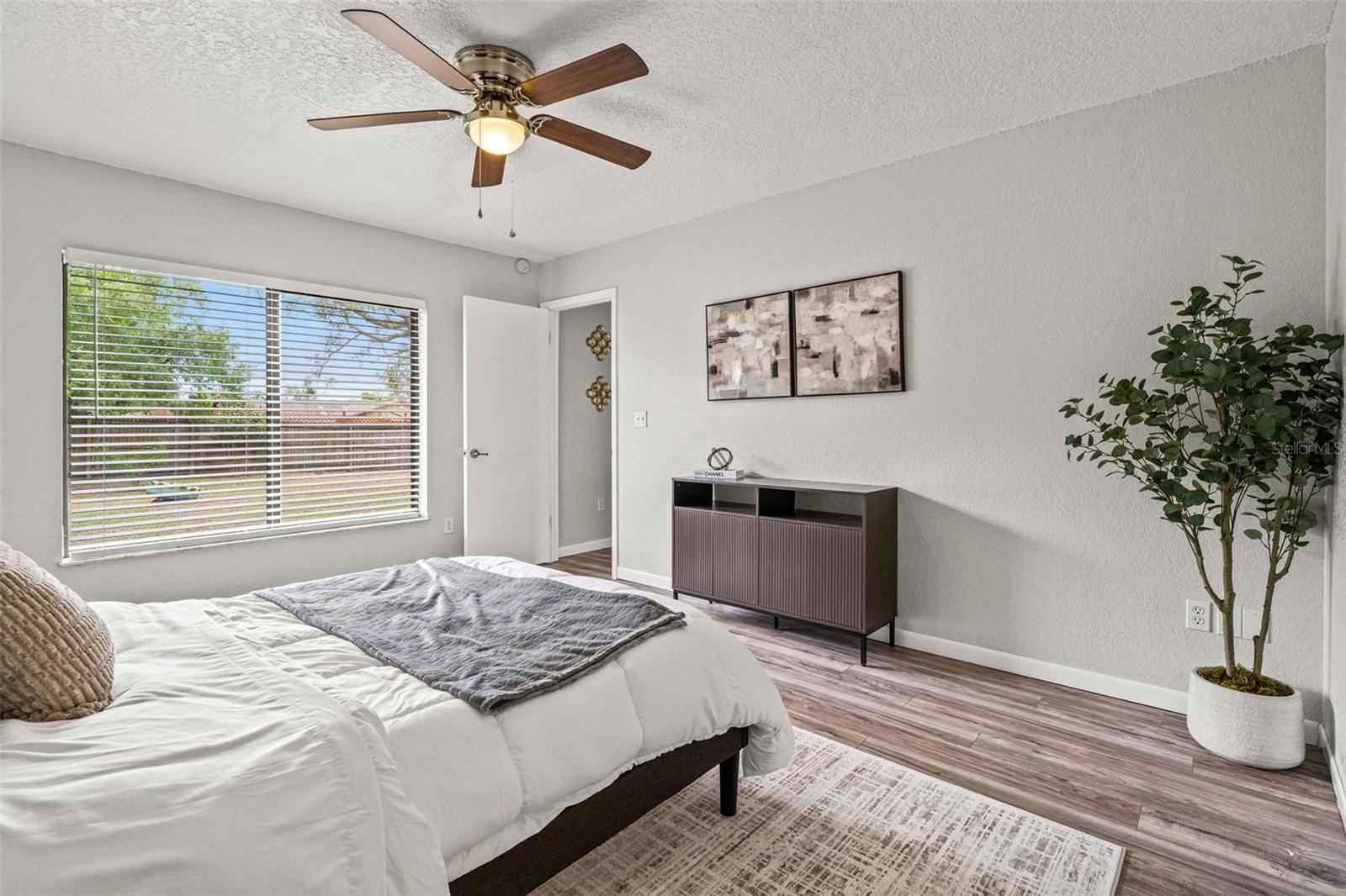 Image 15 of 34 For 10444 Keystone Street