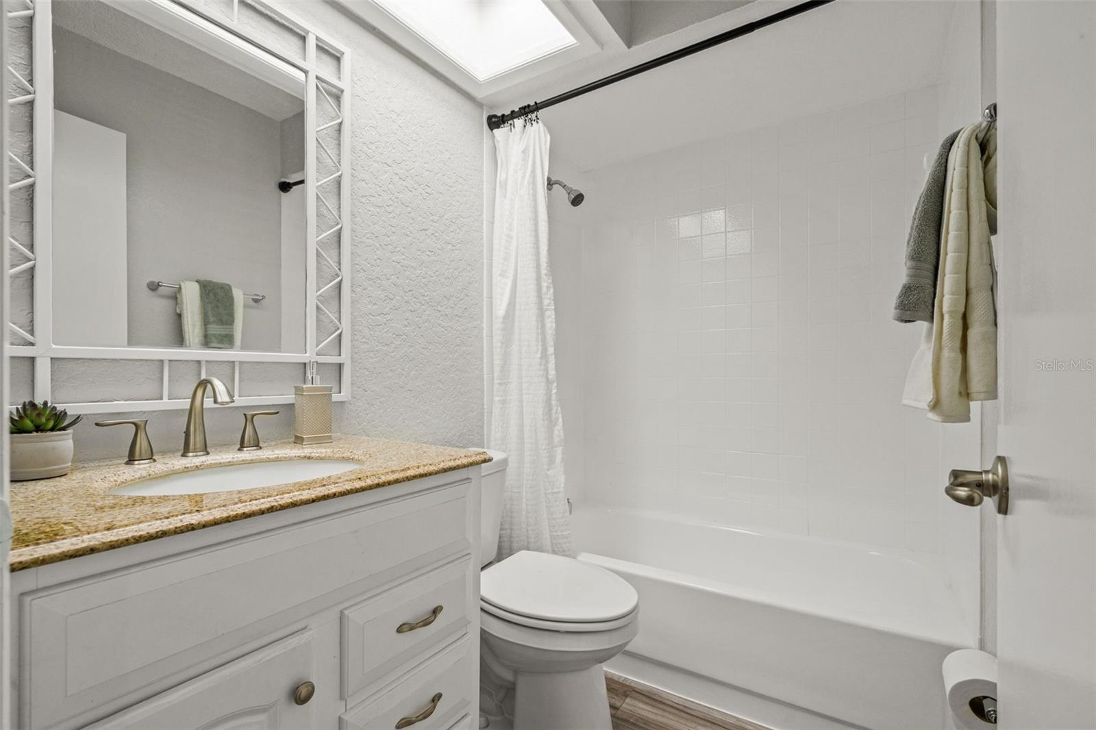 Image 22 of 34 For 10444 Keystone Street