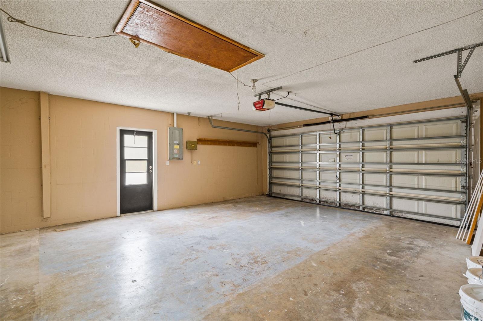 Image 24 of 34 For 10444 Keystone Street