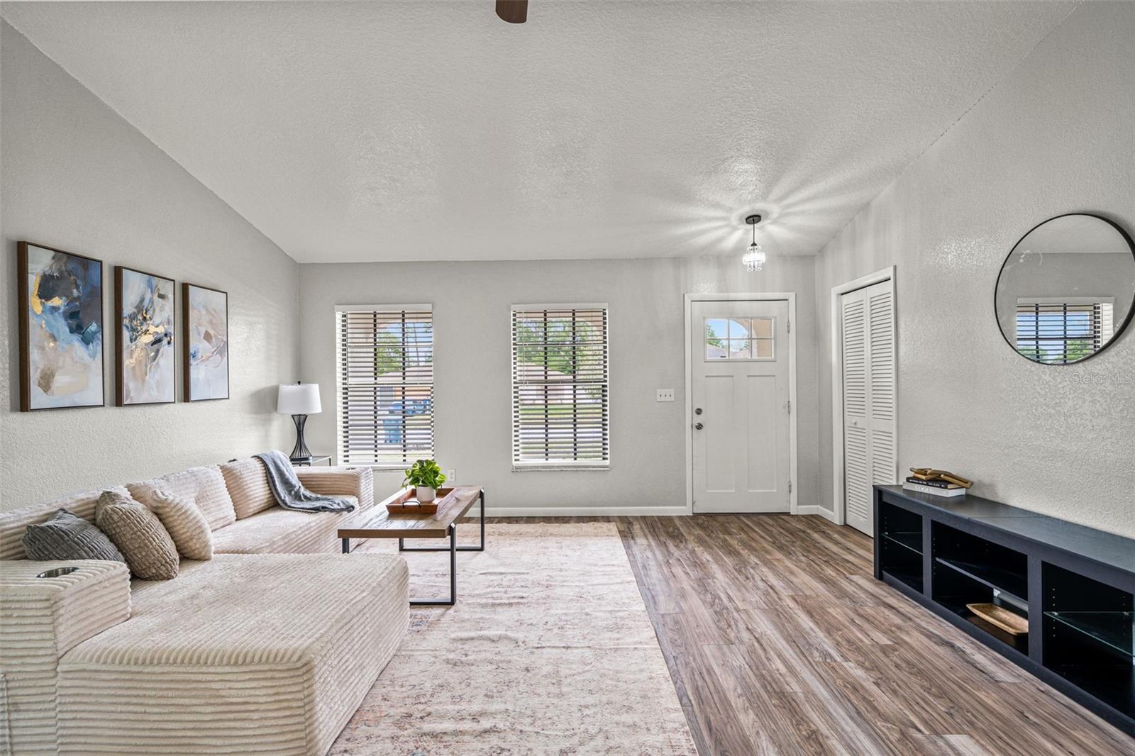 Image 7 of 34 For 10444 Keystone Street