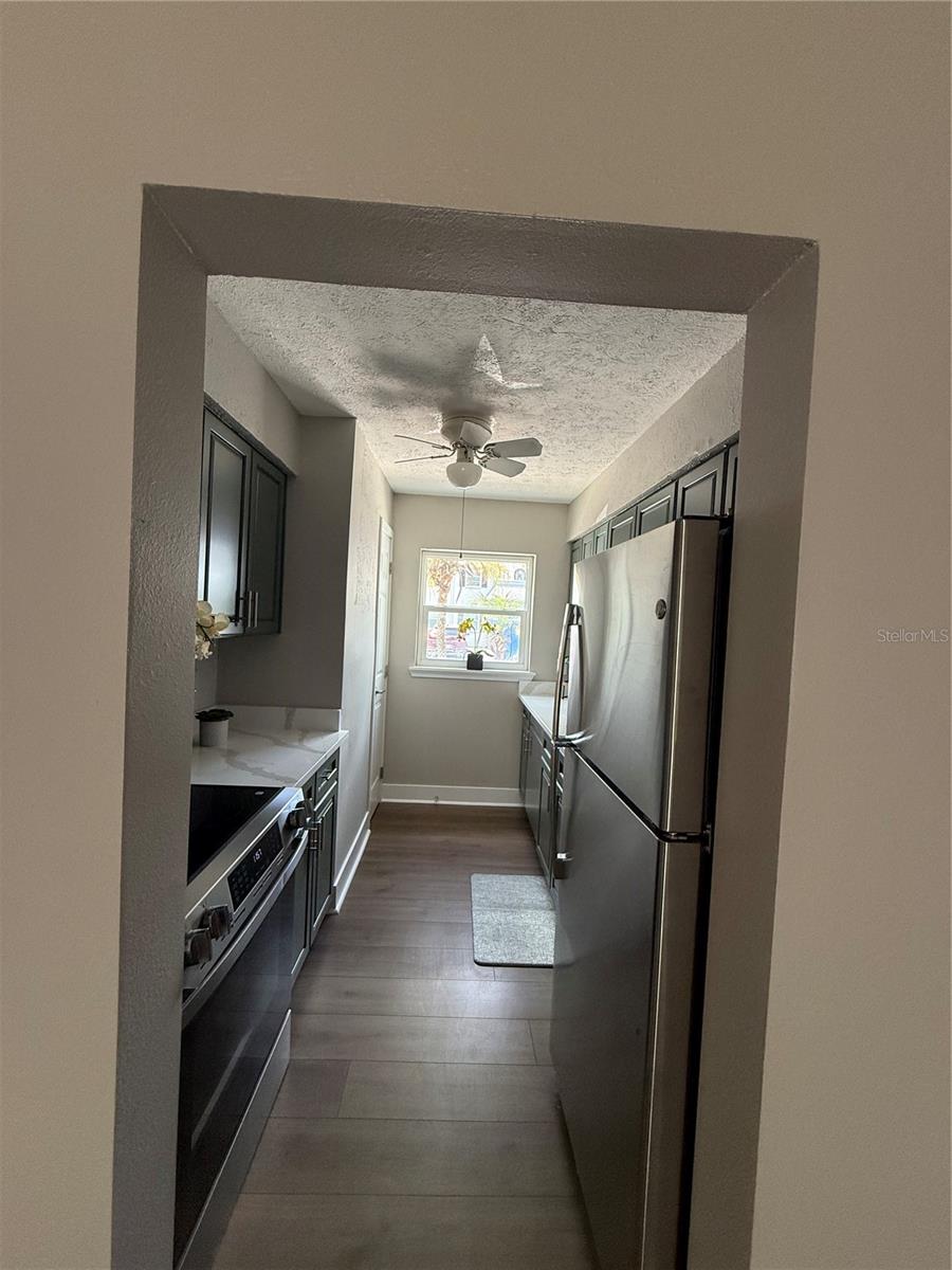 Image 10 of 33 For 6919 Place De La Paix 6919