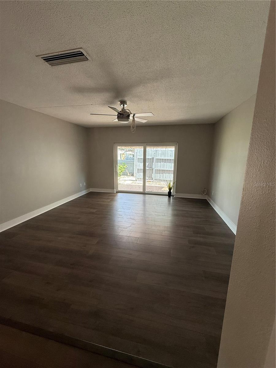 Image 14 of 33 For 6919 Place De La Paix 6919