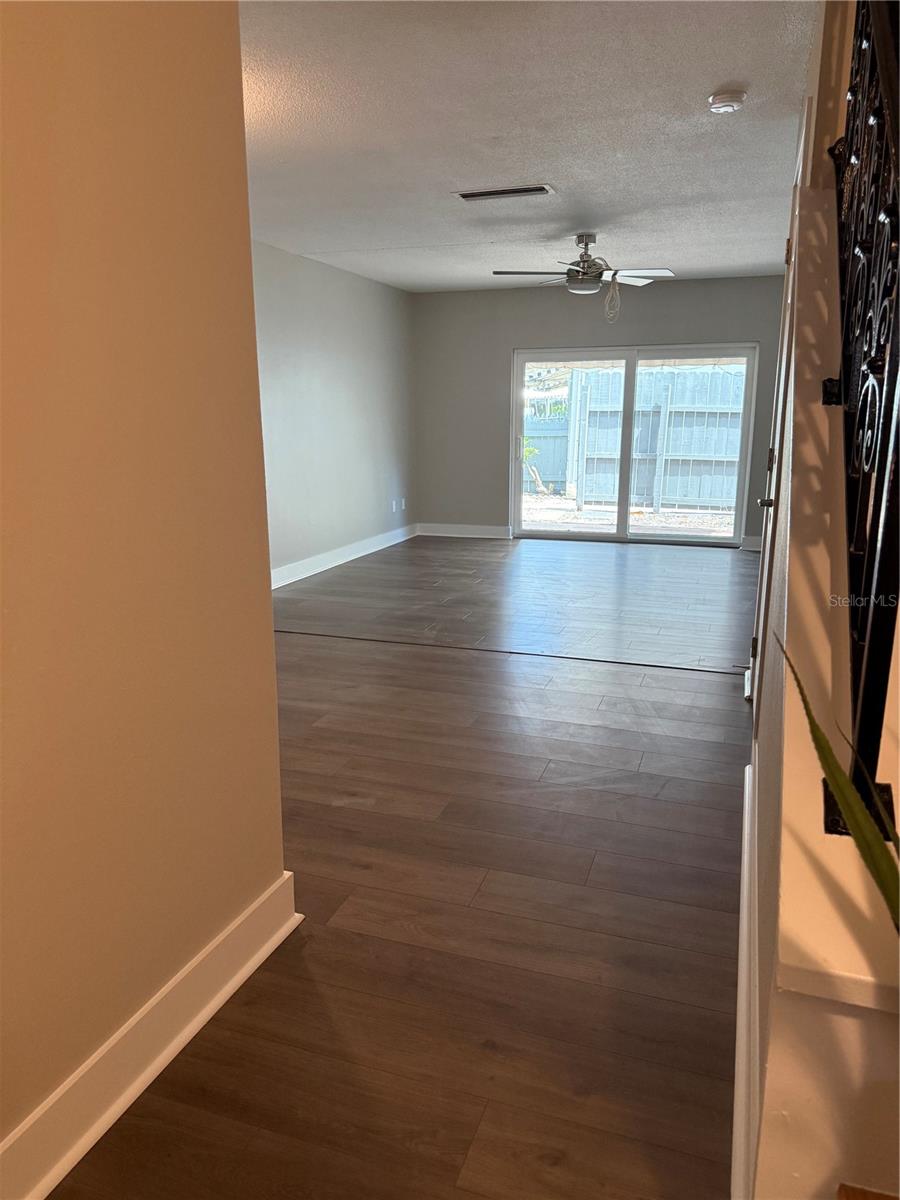 Image 15 of 33 For 6919 Place De La Paix 6919