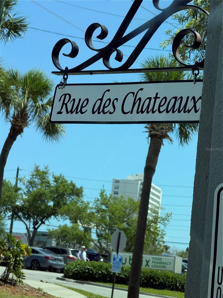 Image 2 of 33 For 6919 Place De La Paix 6919