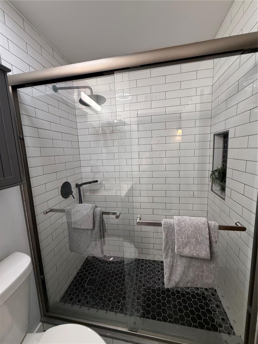 Image 20 of 33 For 6919 Place De La Paix 6919