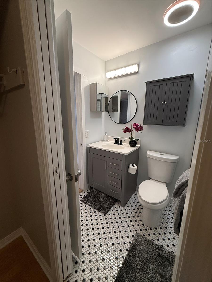 Image 21 of 33 For 6919 Place De La Paix 6919