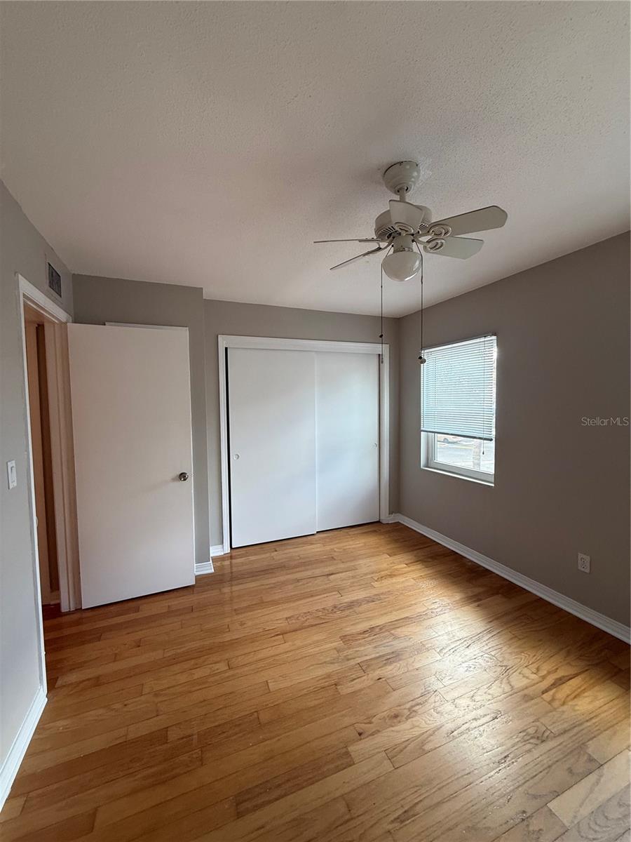 Image 23 of 33 For 6919 Place De La Paix 6919