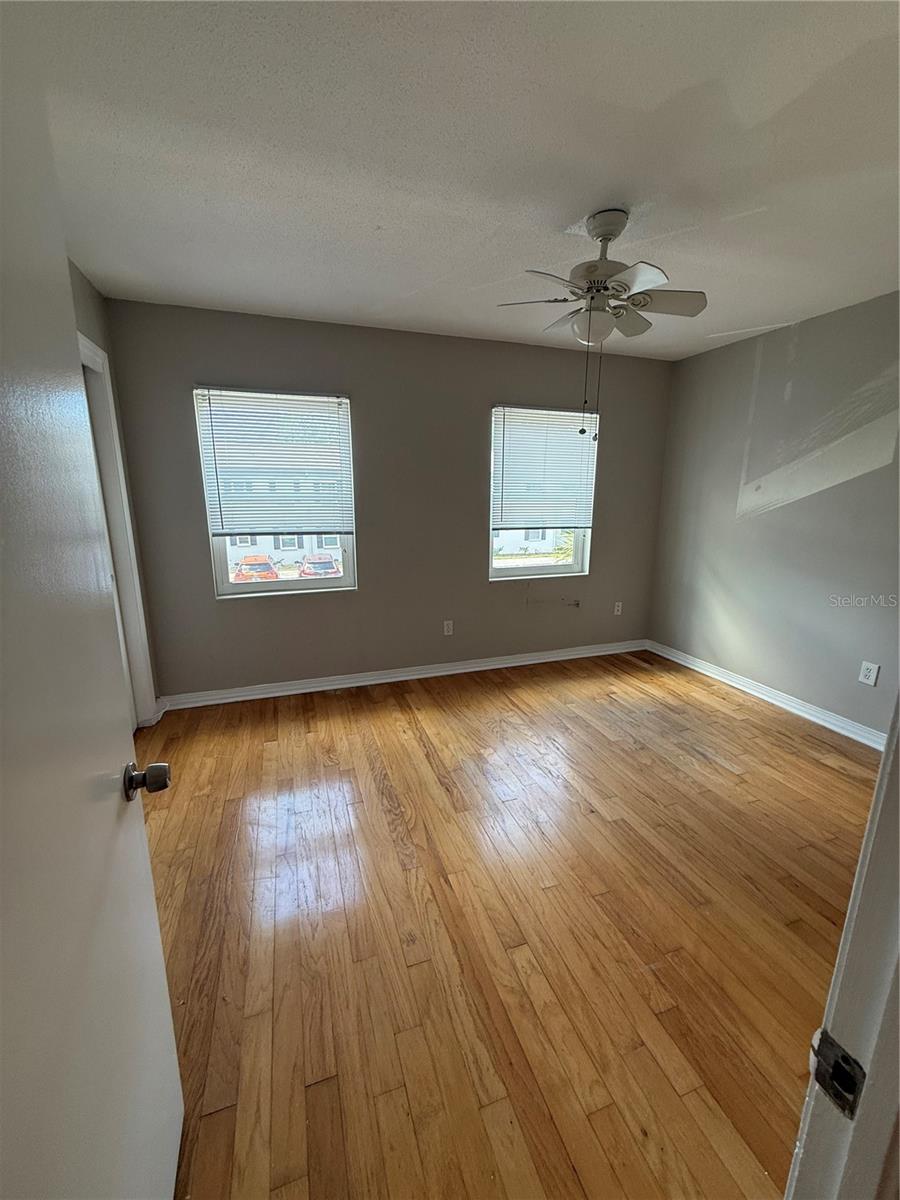 Image 24 of 33 For 6919 Place De La Paix 6919