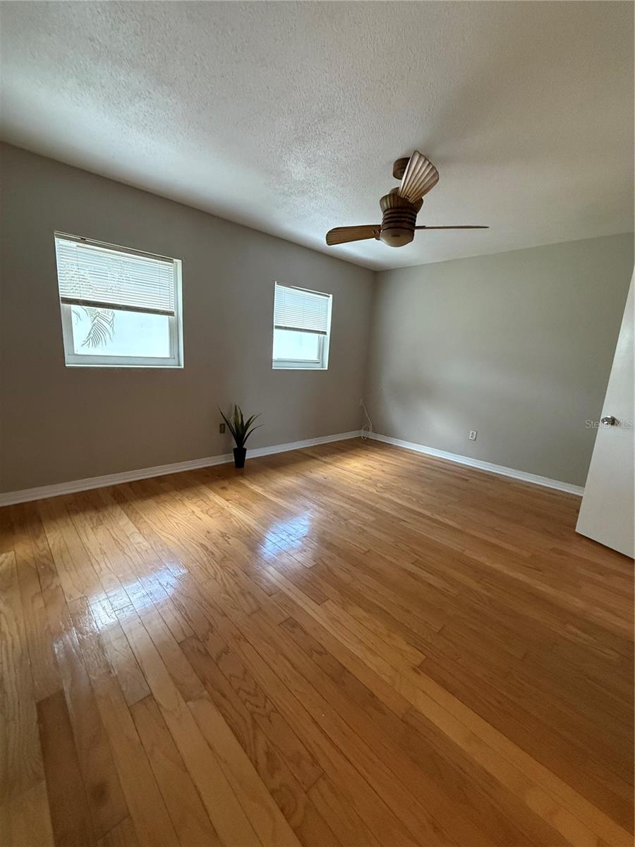 Image 28 of 33 For 6919 Place De La Paix 6919