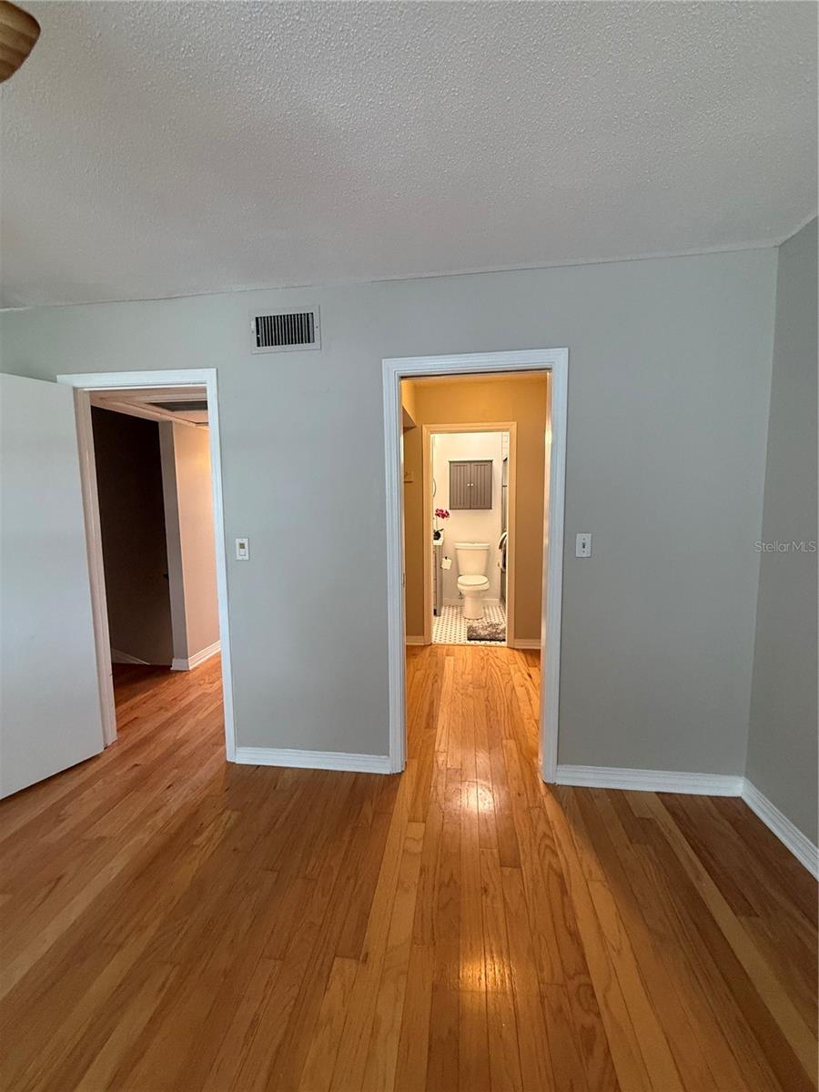 Image 29 of 33 For 6919 Place De La Paix 6919