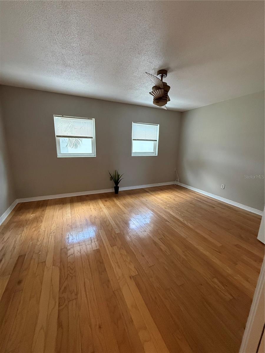 Image 30 of 33 For 6919 Place De La Paix 6919