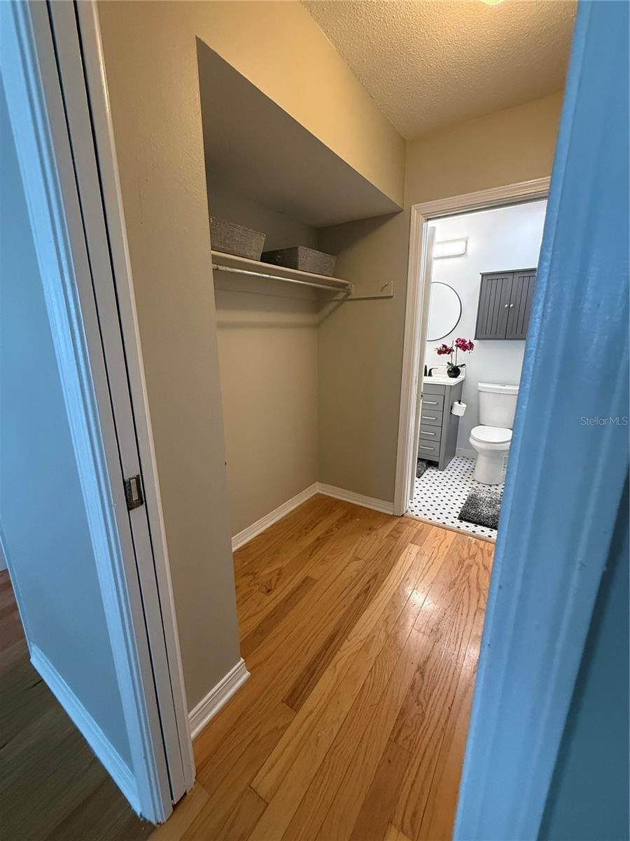 Image 31 of 33 For 6919 Place De La Paix 6919