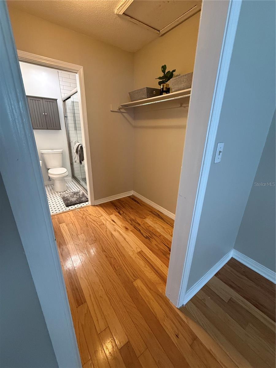 Image 32 of 33 For 6919 Place De La Paix 6919