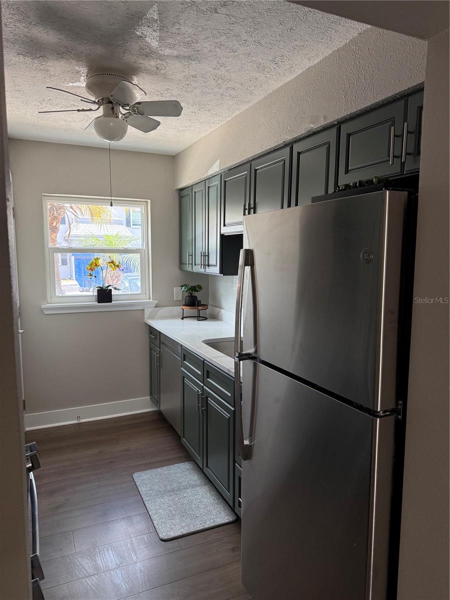 Image 7 of 33 For 6919 Place De La Paix 6919