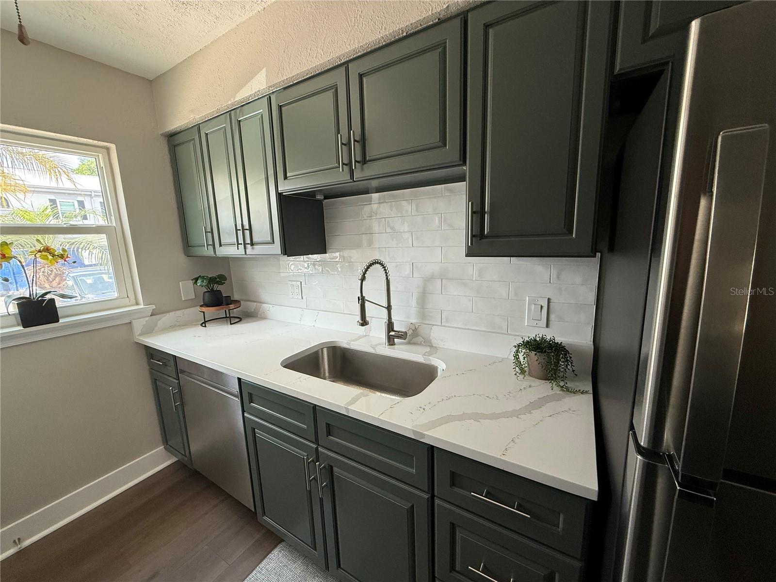 Image 8 of 33 For 6919 Place De La Paix 6919