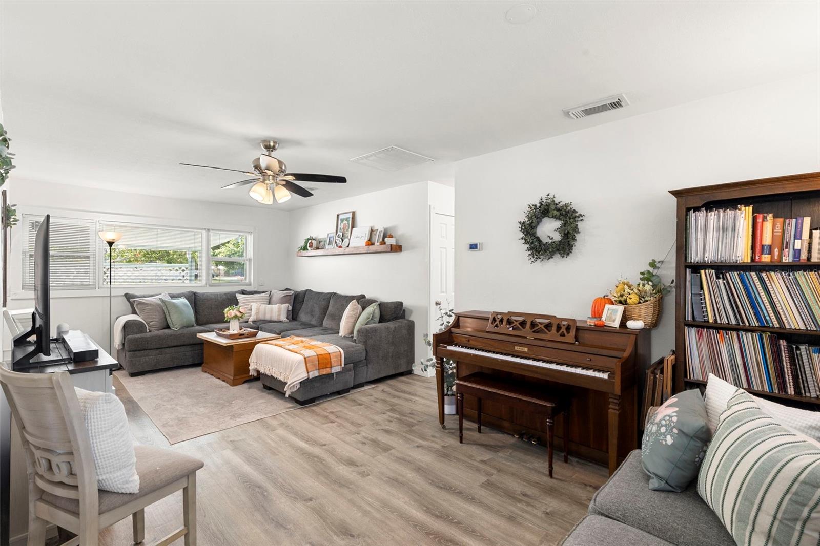 Image 11 of 52 For 7001 13th Street N