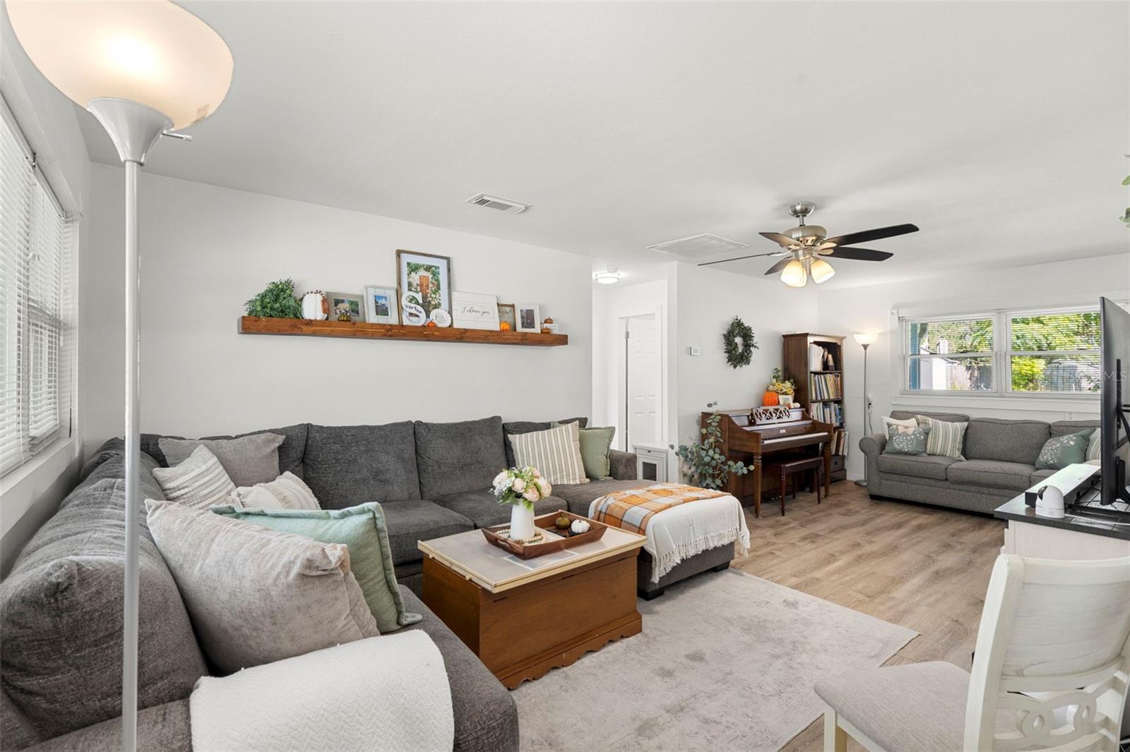 Image 7 of 52 For 7001 13th Street N