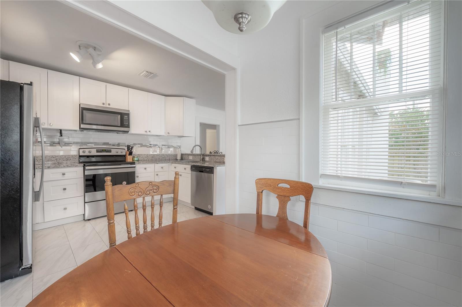 Image 13 of 18 For 207 Hiawatha Street