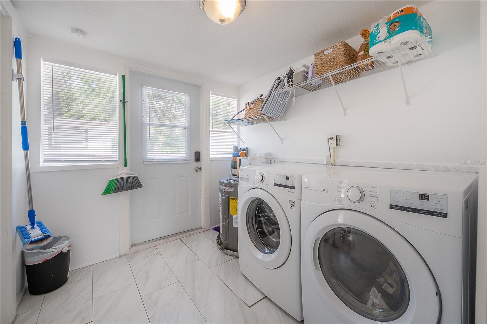 Image 14 of 18 For 207 Hiawatha Street