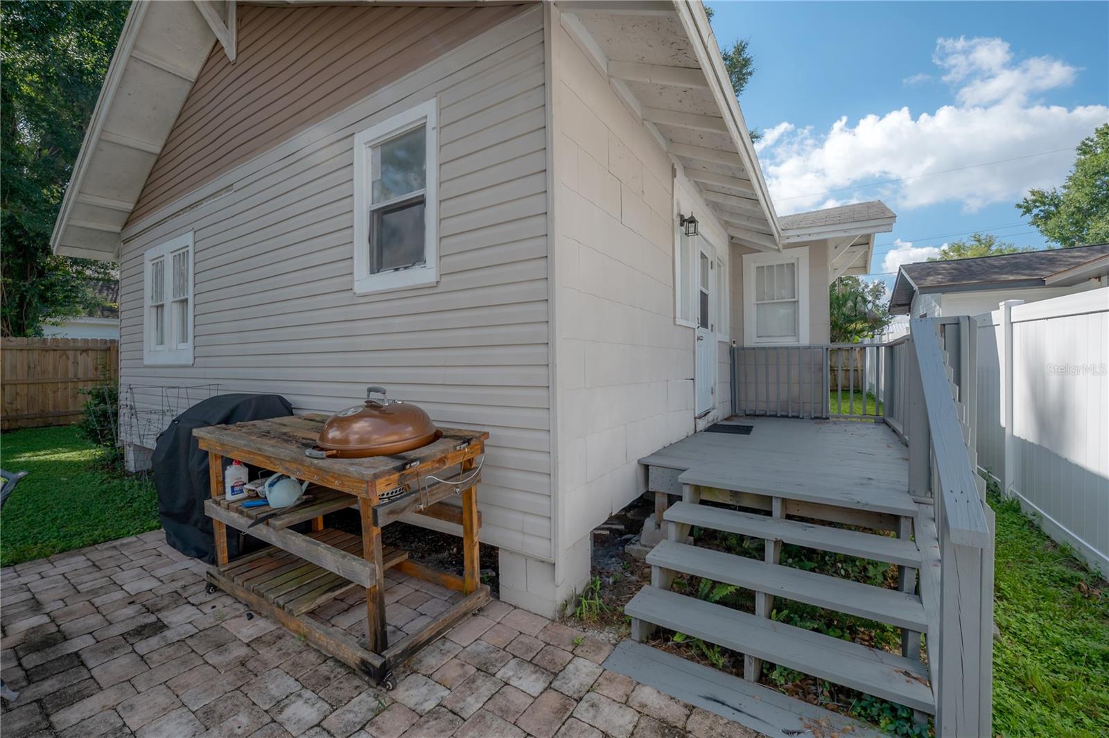 Image 16 of 18 For 207 Hiawatha Street