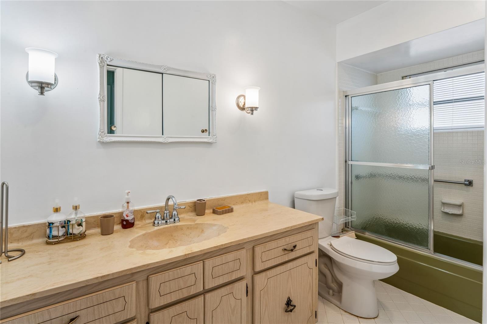 Image 15 of 29 For 1611 Lake Avenue 1