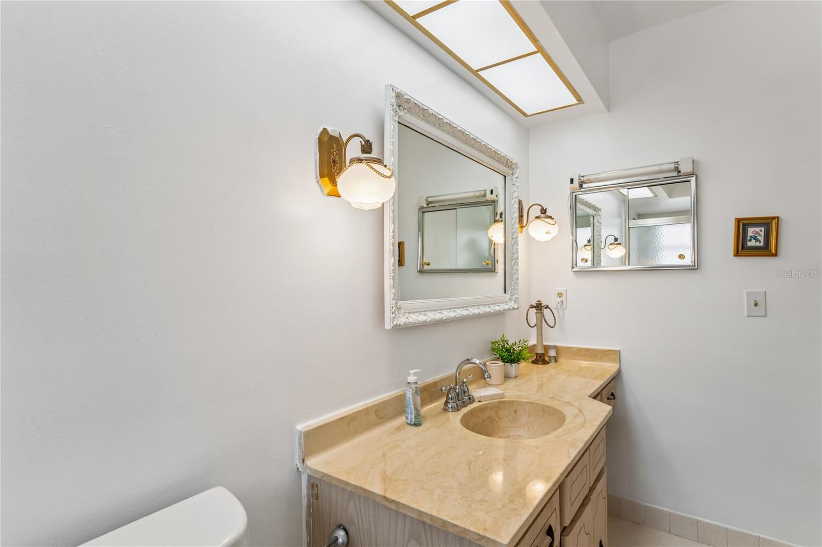 Image 20 of 29 For 1611 Lake Avenue 1